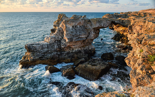 Cliff by the sea from Chrome web store to be run with OffiDocs Chromium online Cliff by the sea from Chrome web store to be run with OffiDocs Chromium online