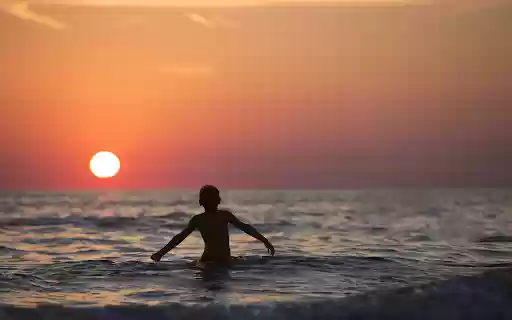 Boy bathing in the sea from Chrome web store to be run with OffiDocs Chromium online Boy bathing in the sea from Chrome web store to be run with OffiDocs Chromium online