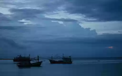 Trawlers in Sea at Dawn from Chrome web store to be run with OffiDocs Chromium online Trawlers in Sea at Dawn from Chrome web store to be run with OffiDocs Chromium online